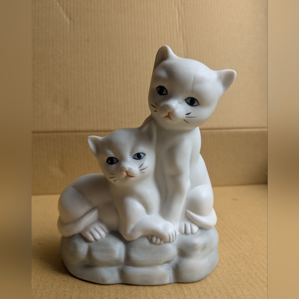 White Porcelain Kittens White Cats Flambro  Blue Eyes Figurine Knick Knack